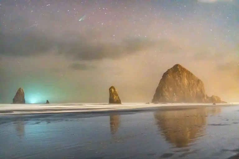 Comet Lemmon from Cannon Beach, Oregon (Photo: Jay Shaw Photography)